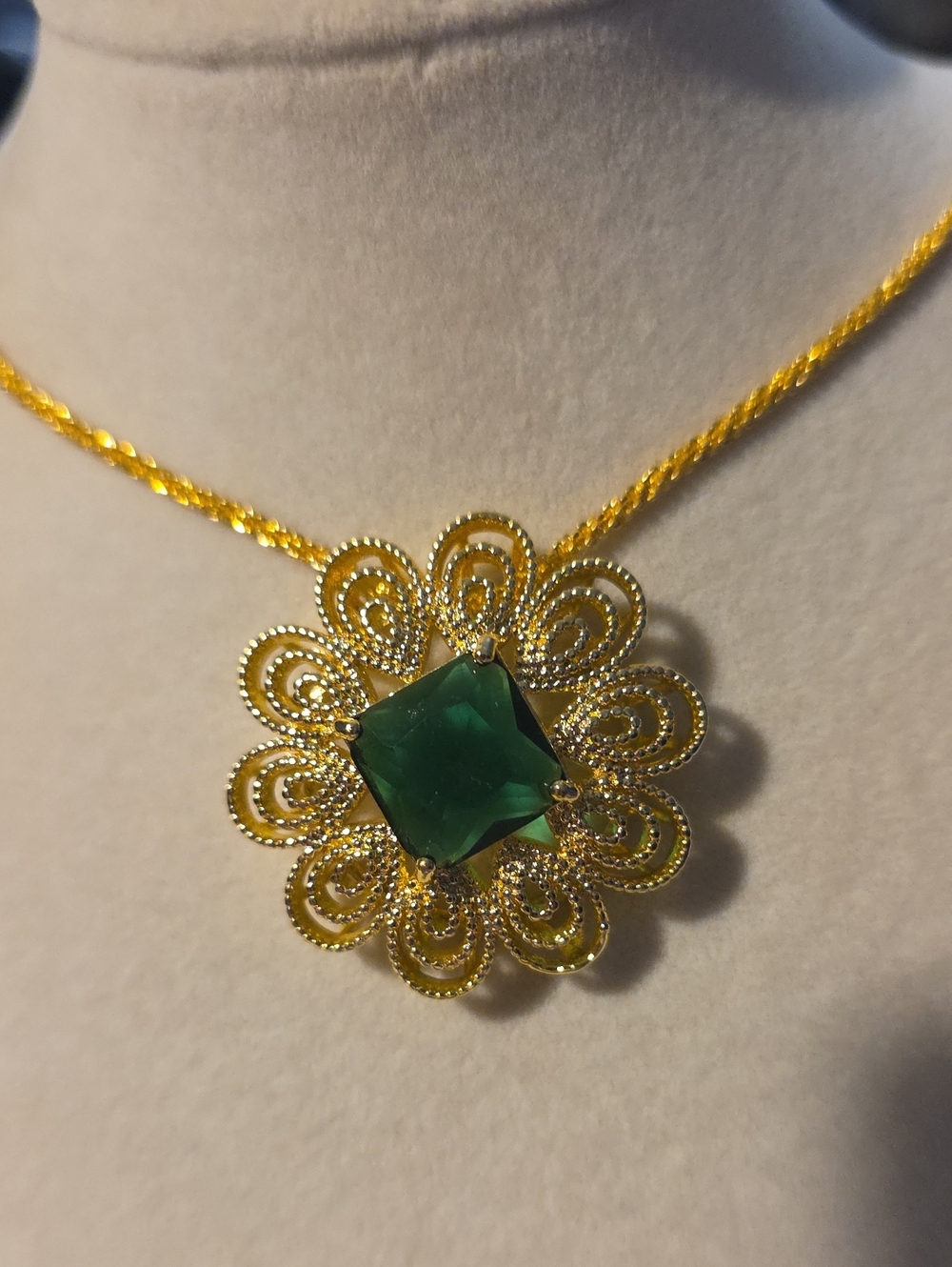 Gold Filigree Pendant Necklace with Emerald Moissanite